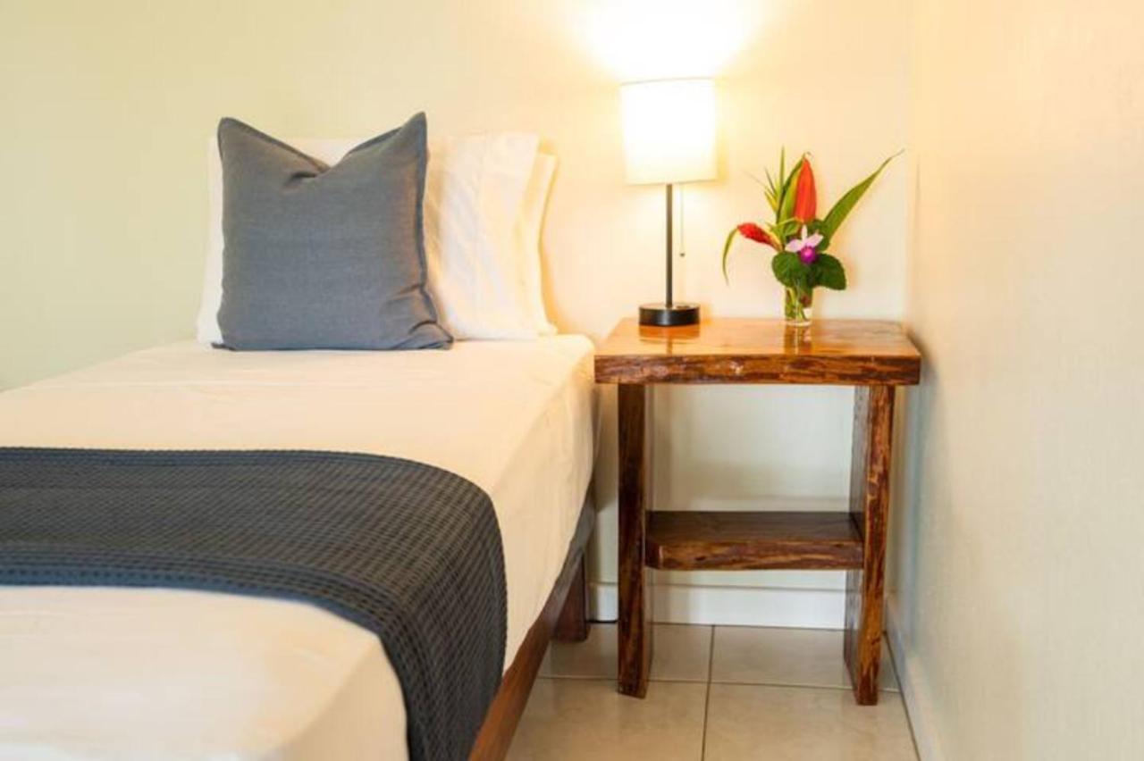 Casa Marlin Bed & Breakfast Bocas Town Dış mekan fotoğraf