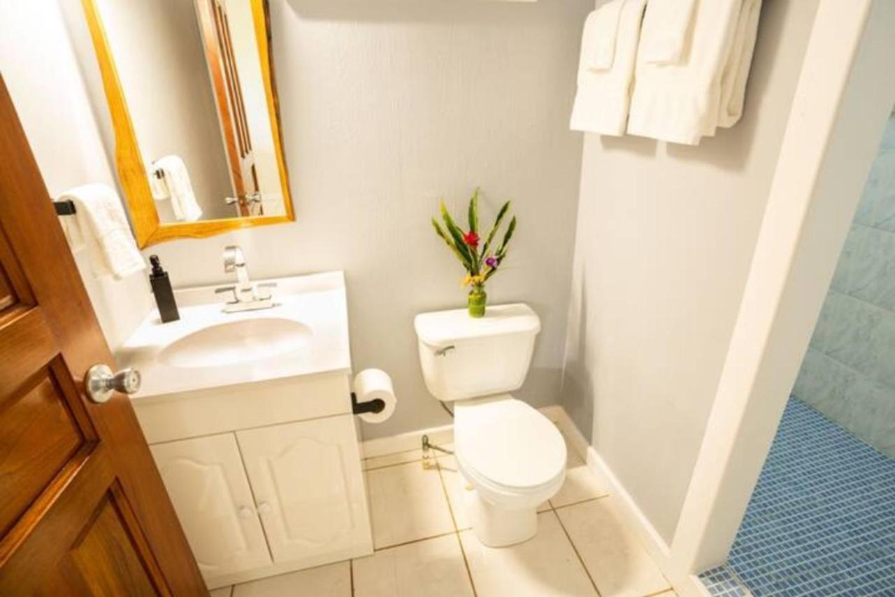 Casa Marlin Bed & Breakfast Bocas Town Dış mekan fotoğraf