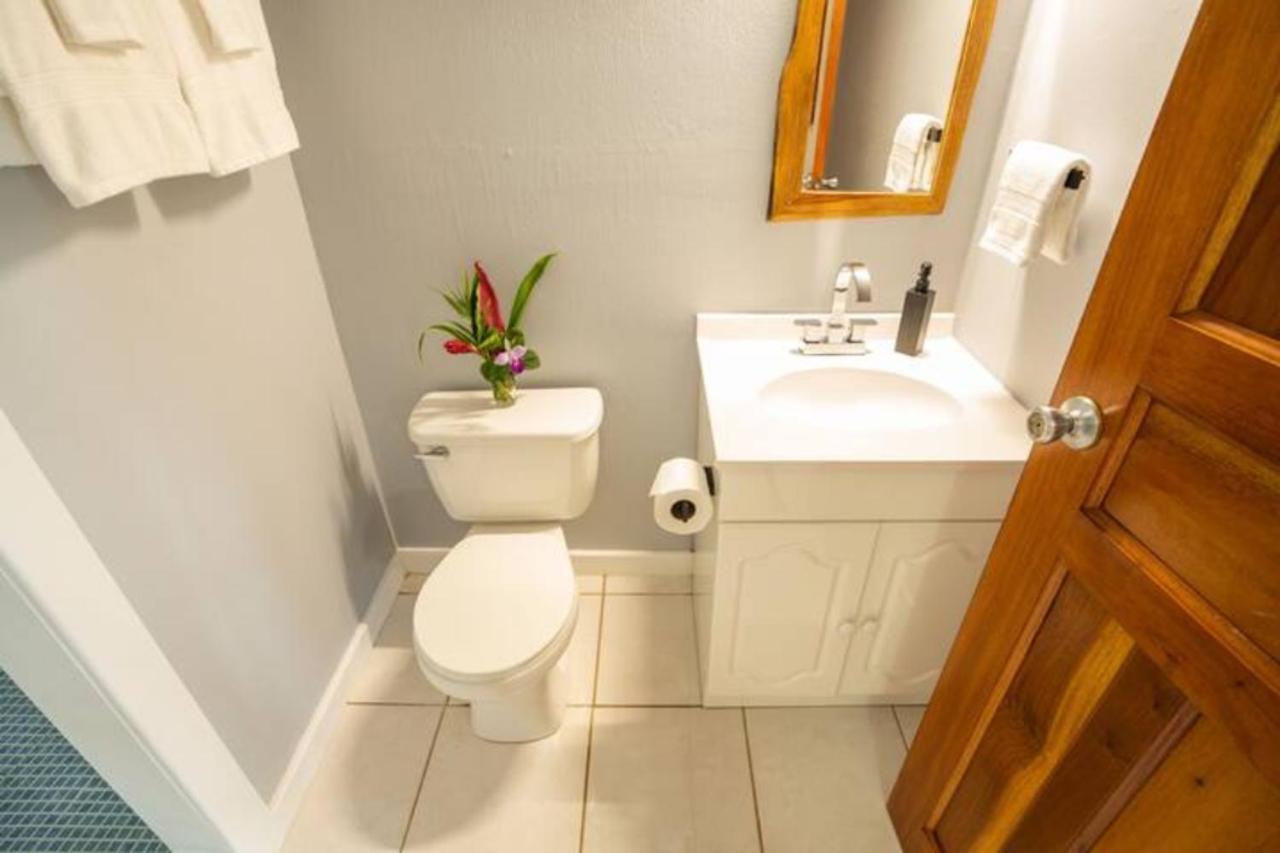 Casa Marlin Bed & Breakfast Bocas Town Dış mekan fotoğraf