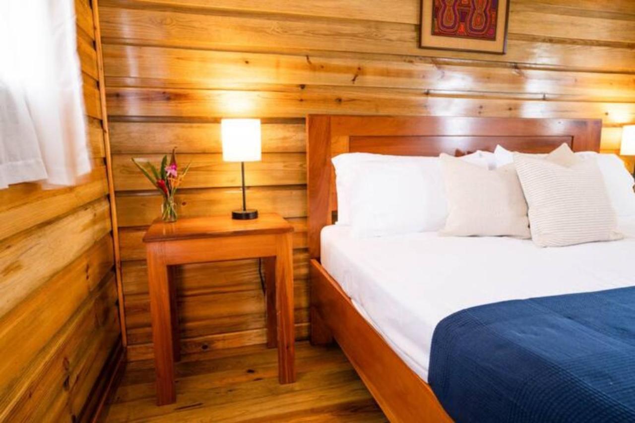 Casa Marlin Bed & Breakfast Bocas Town Dış mekan fotoğraf